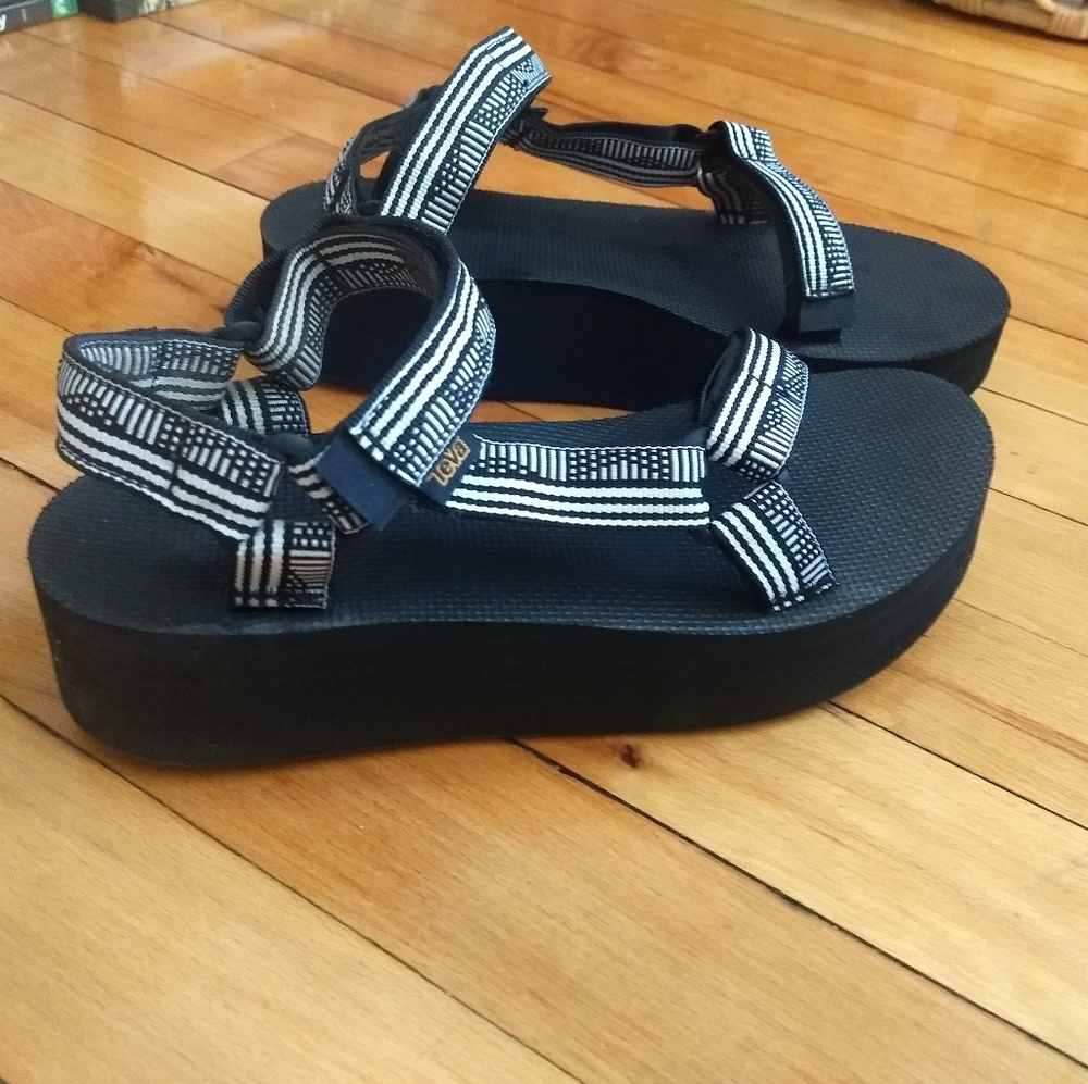 Teva flatform (platform) sandals